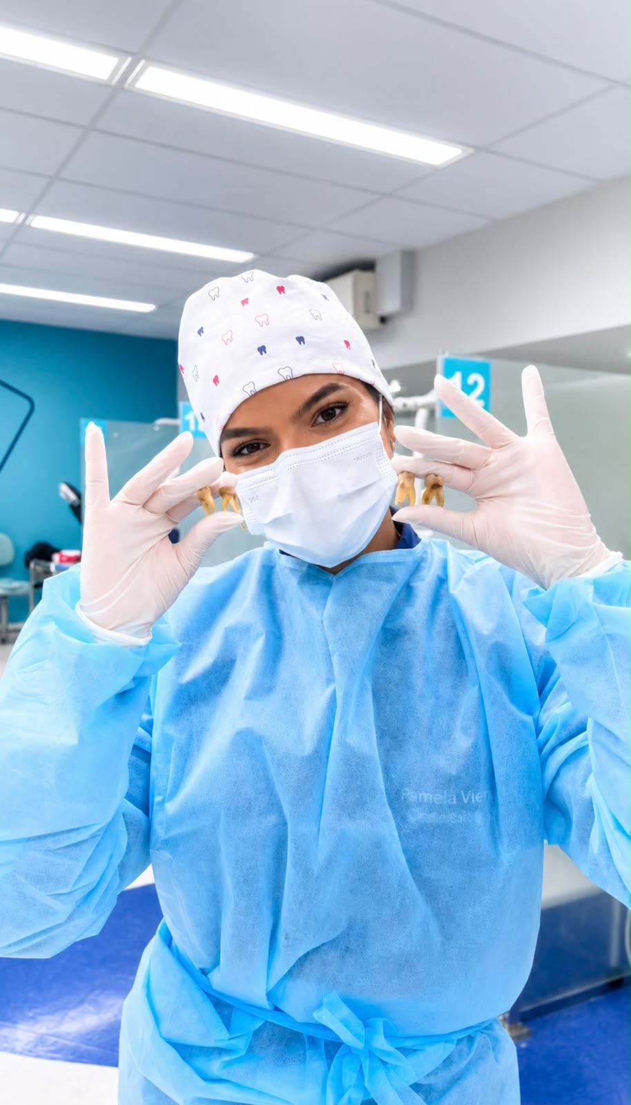Dra. Pamella Vieira em atendimento clínico